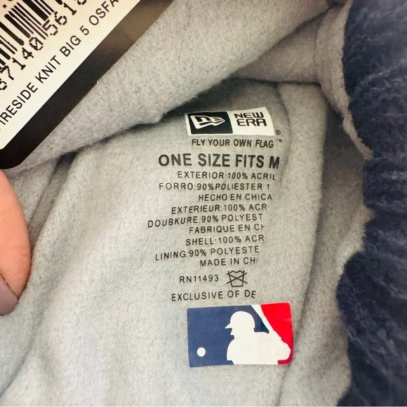 New Era MLB New York Yankees Blue and White Knit Beanie - Picture 4 of 7